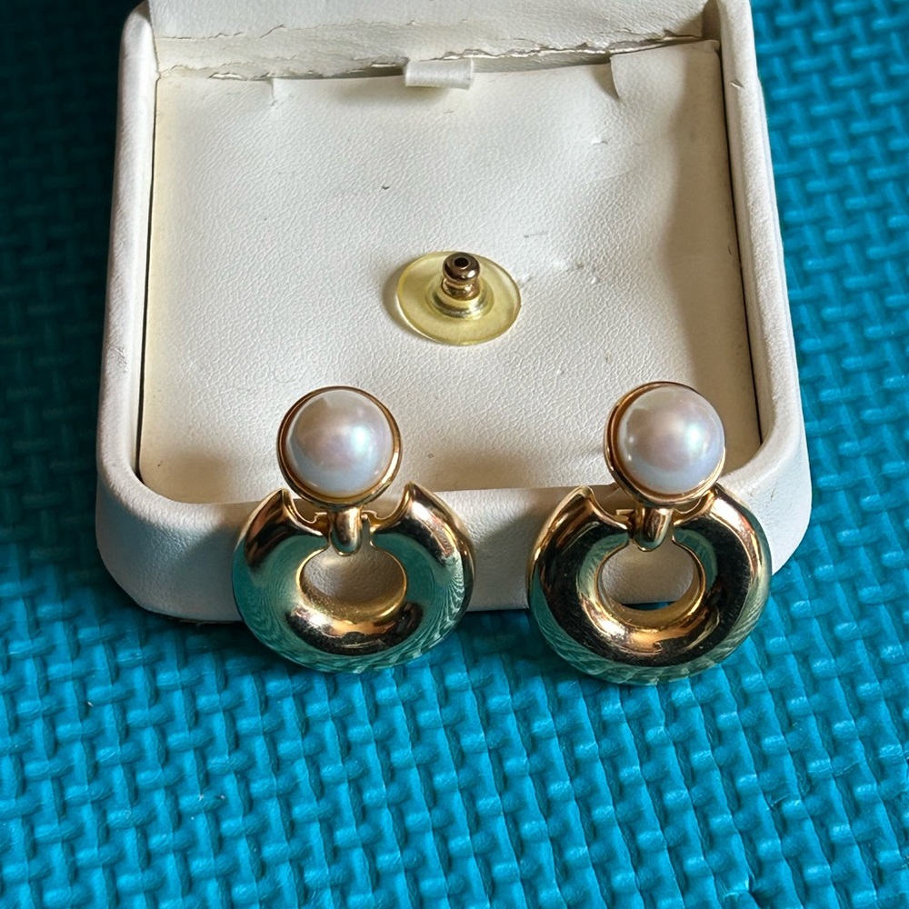 Earrings - Picture 12 of 13